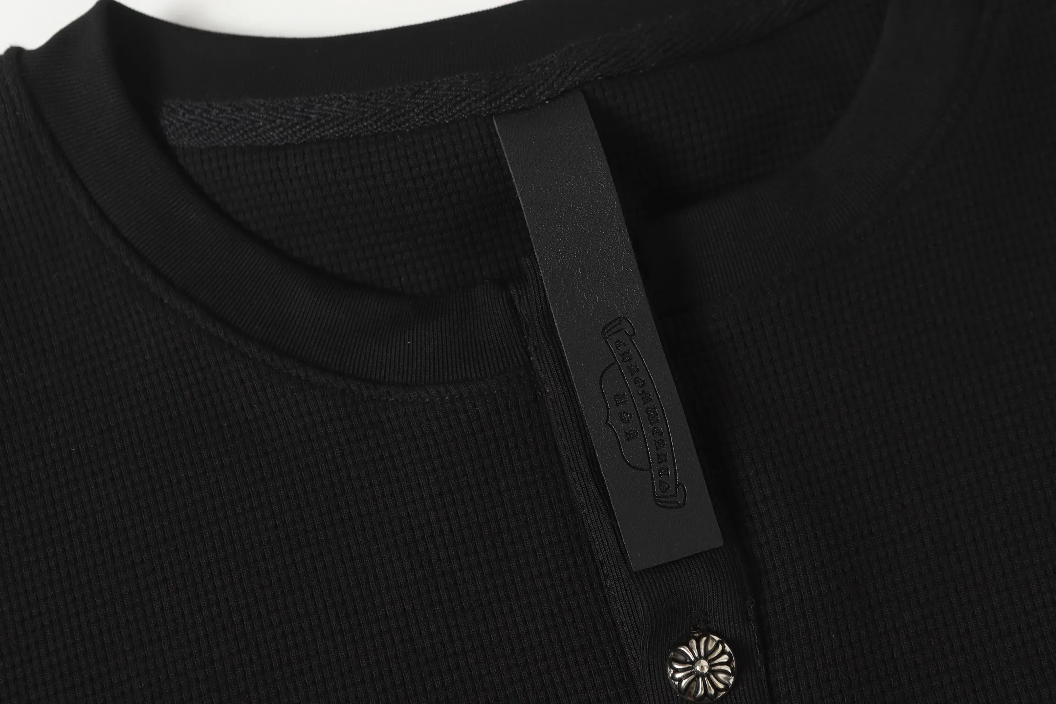 P260 -Chrome Hearts/Chrome Hearts Waffle Basic Cross ✝️Appliqué embroidered long-sleeved T-shirt -High weight, high density and high quality. The wool is soft, delicate and skin-friendly. It feels soft and silky. It has excellent warmth and skin-friendly properties.